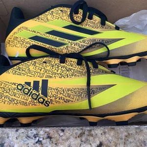 Adidas soccer boots youth